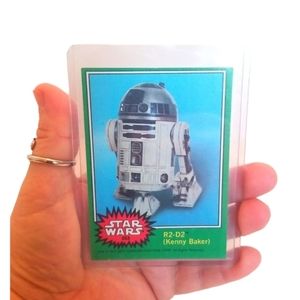 Vintage 1977 Star Wars #253 R2-D2/Kenny Baker ( Plastic Sleeve)